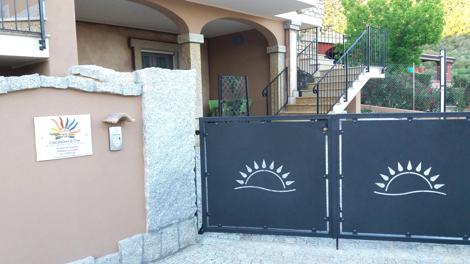 Visualizza la notizia: B&B L’arcobaleno di Chia