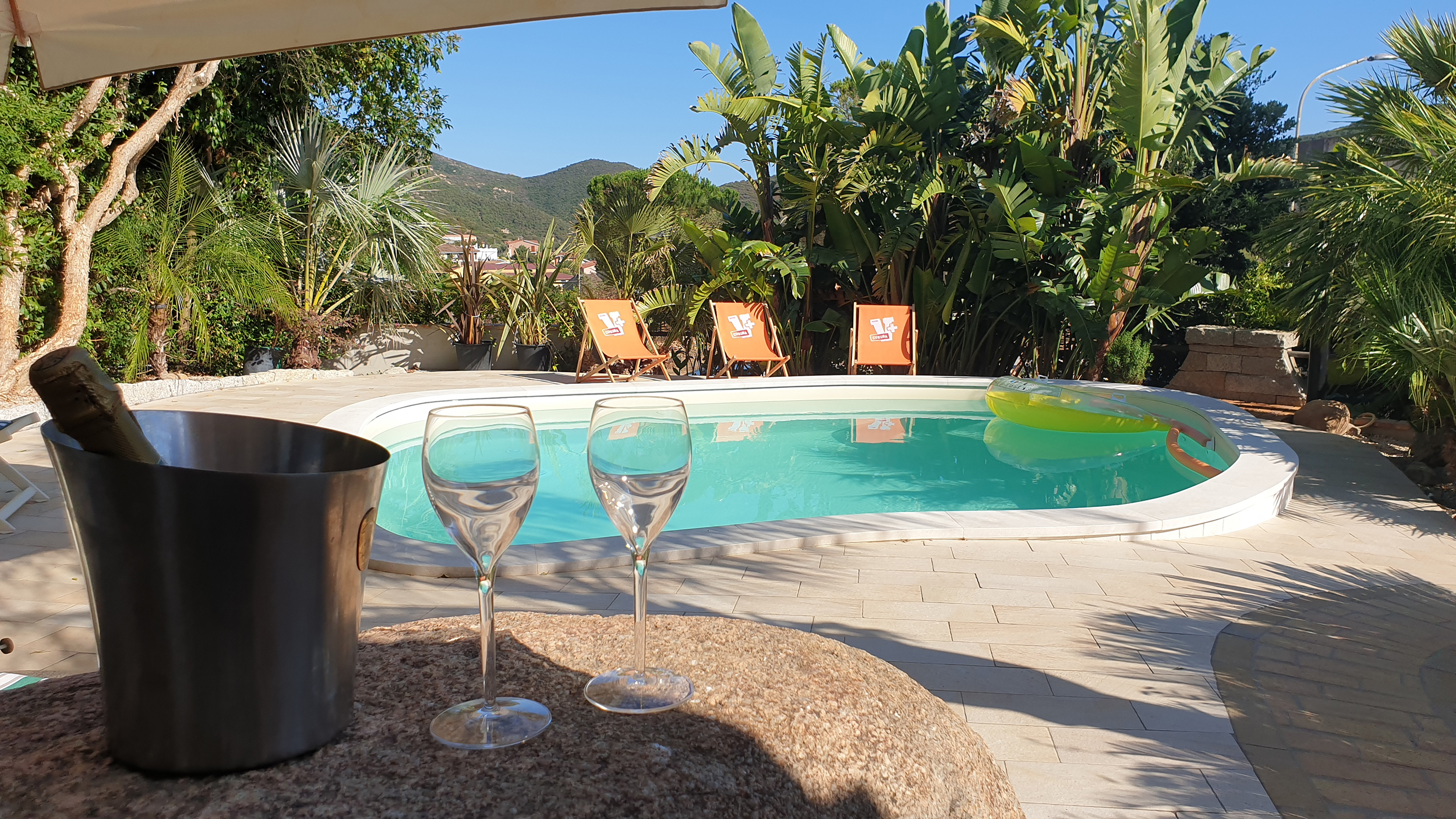 Visualizza la notizia: Giglio di Chia