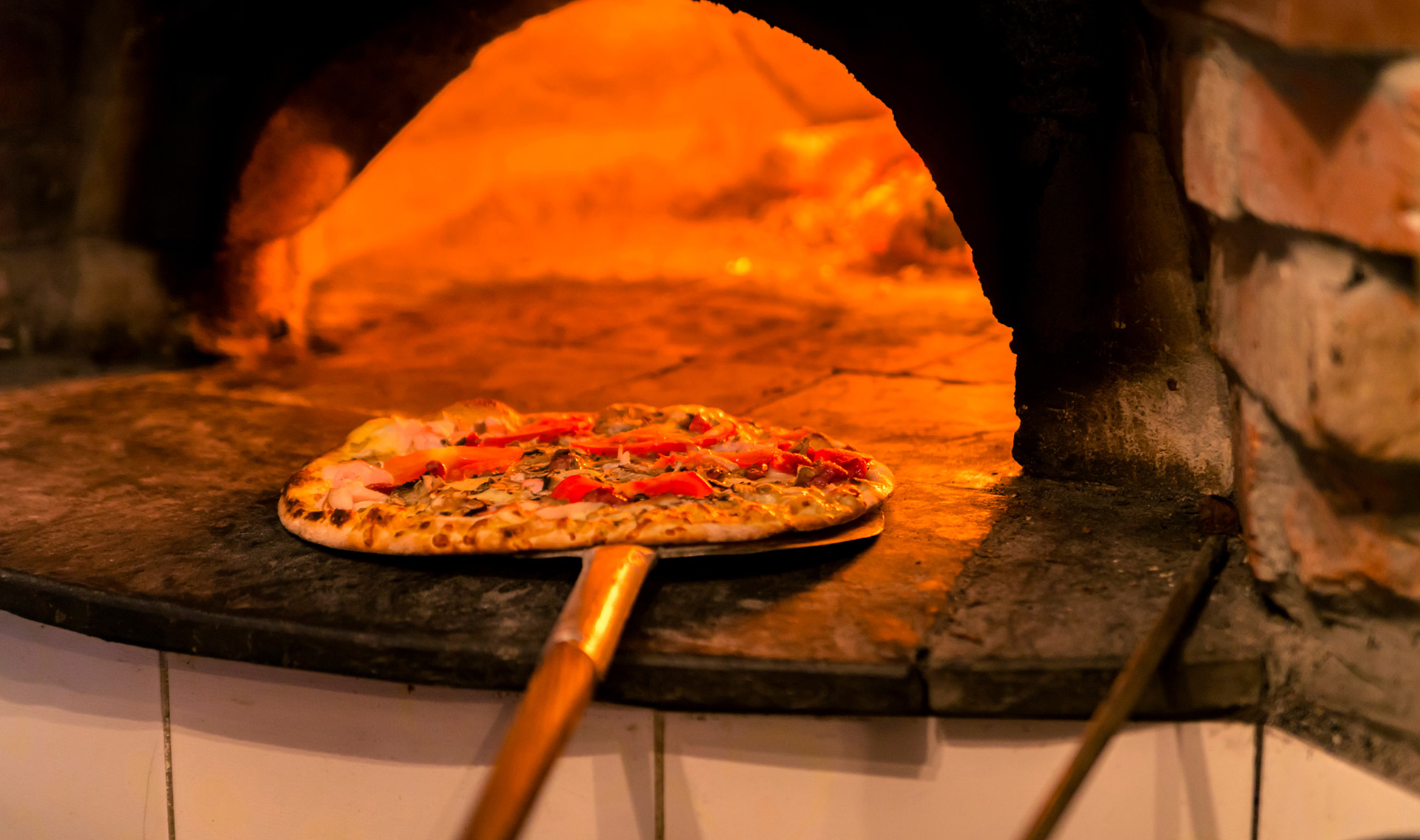 Visualizza la notizia: Pizzeria La Grotta Azzurra di Albai SAS